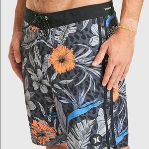 NWOT BOARDSHORT HURLEY PHANTOM TAILGATE 18" PRETO SZ 30